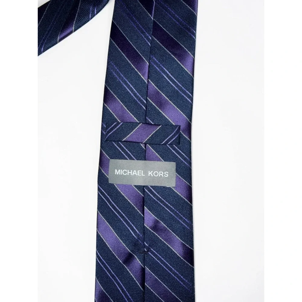 Michael Kors Mens Silk Blend Striped tie Purple Navy Blue Diagonal Stripe Tie